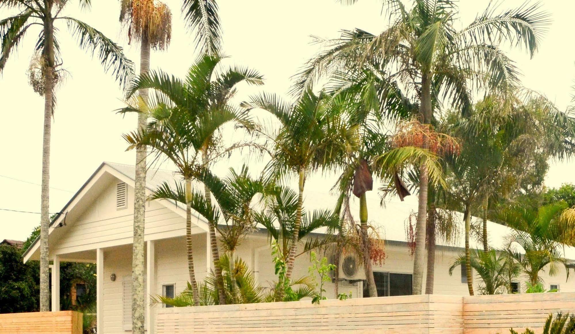 Byron Palms Guesthouse & Spa - Adults Only Teluk Byron Bagian luar foto
